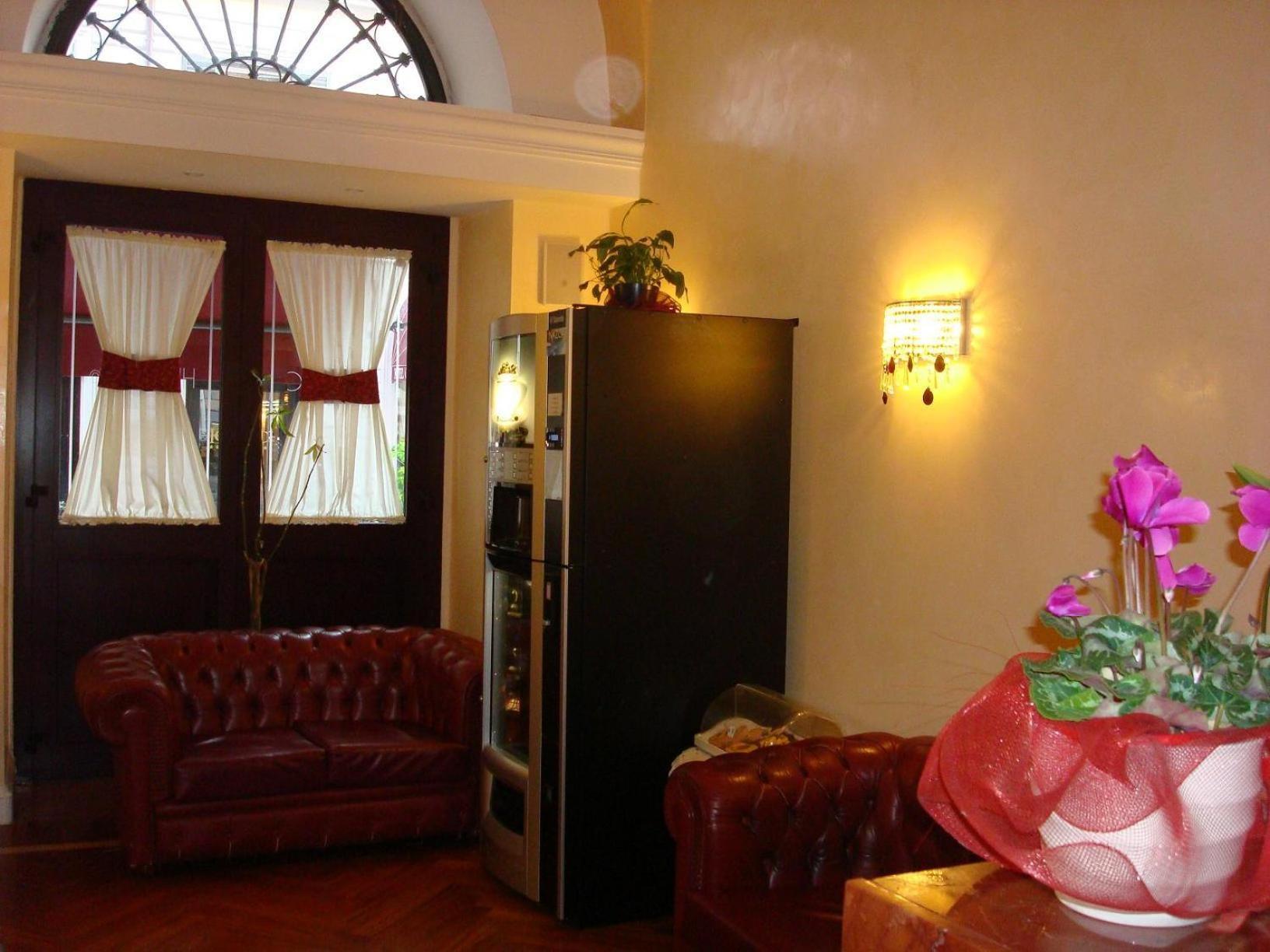 Hotel Dina — Photos 1